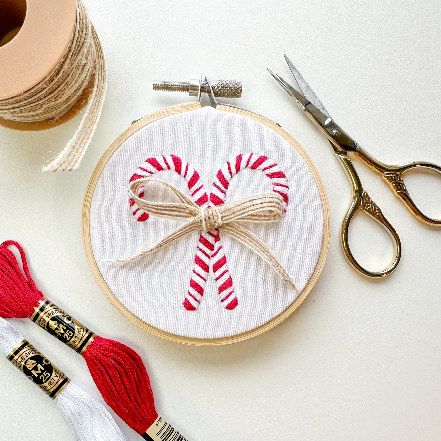 Christmas embroidery hoop pattern