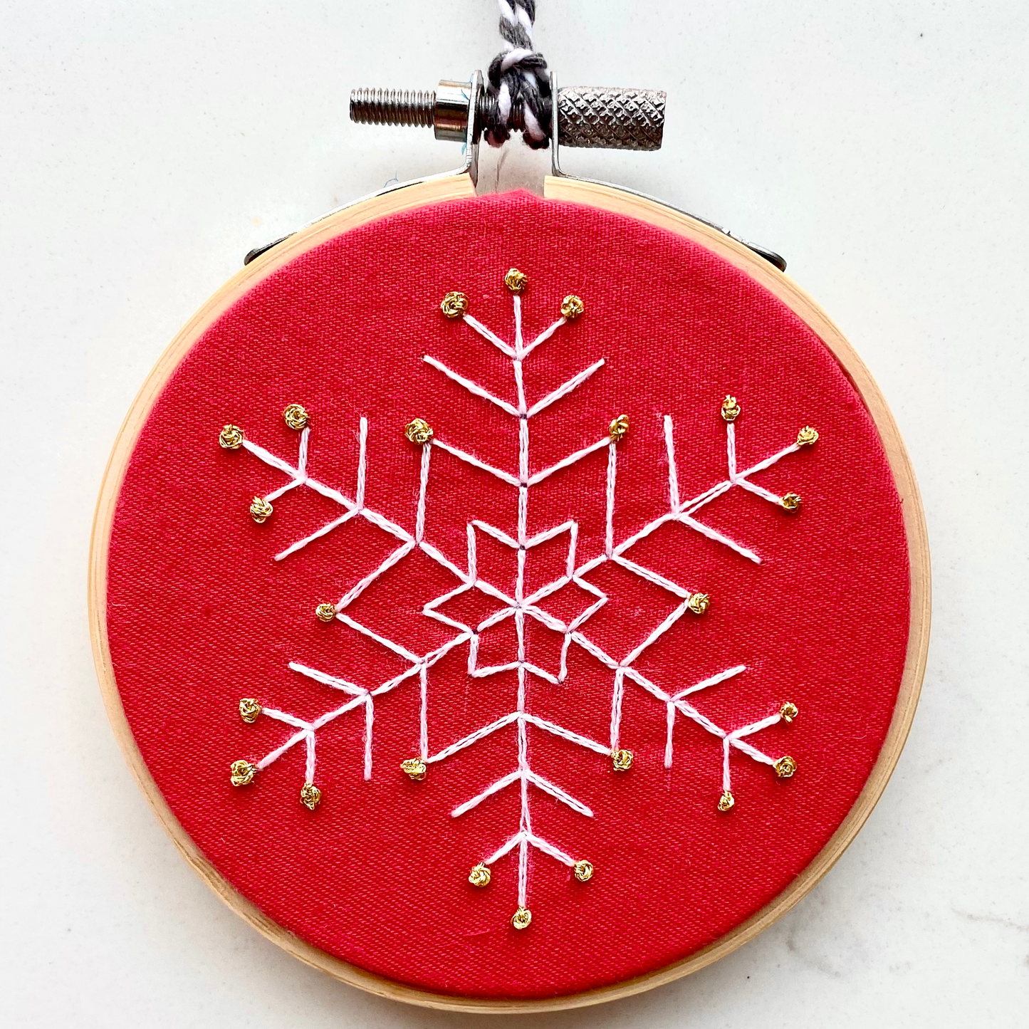 Christmas embroidery hoop pattern